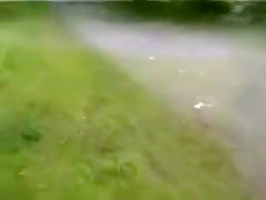 Jeune nana sexy tringlée dans la foret