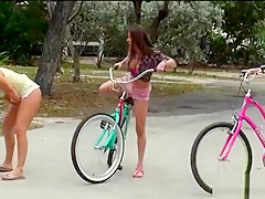 Horny Lesbos Please Each Other By Licking Juicy Snatches