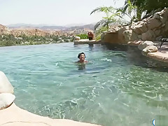 Honey Gold Getting Fucked By Her Horny Bf In The Pool