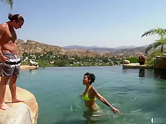 Honey Gold Getting Fucked By Her Horny Bf In The Pool