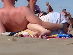 finger games on public beach
