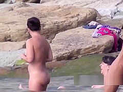 Amazing Sexy Body & Ass Nudist Lady Spied At The Beach