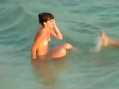 BEACHVOYEUR PRETTY COUPLE