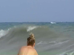 NICE BOOBS ON THE BEACH