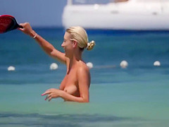 NICE BOOBS ON THE BEACH (Part 2)