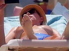 NICE BOOBS ON THE BEACH