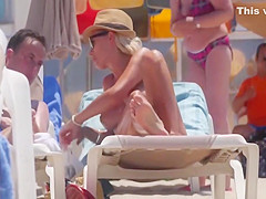 NICE BOOBS ON THE BEACH