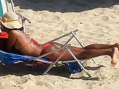 RED BIKINI IN BOA VIAGEM BEACH, RECIFE CITY.