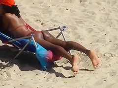 RED BIKINI IN BOA VIAGEM BEACH, RECIFE CITY.