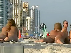 Spy nude cams on the beach get a lot of naked chicks