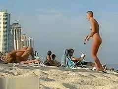 Spy nude cams on the beach get a lot of naked chicks