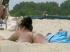 An excellent spy cam nude beach voyeur video