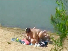 Baise en exterieur devant les voyeurs