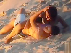 Real Voyeur Video Couple Caught Fucking On An Empty Beach