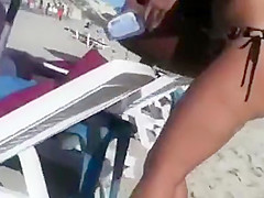 one divine ass on the beach