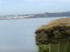FOLLANDO EN LA PLAYA CON MI SOBRINO JULITO Y UN MIRON. MARIA