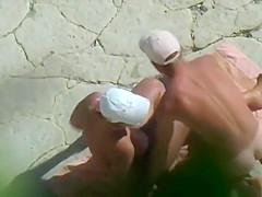 Pillados en la playa