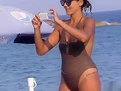 Bikini Cameltoe Milf Beach Voyeur HD Video