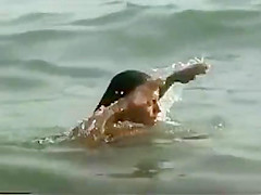 teen preciosa en la playa