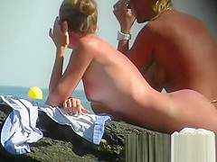 This nudist lady looks so hot on her knees voyeur cam