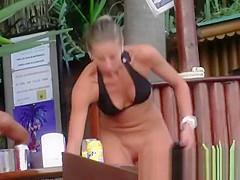 Thrilling beach voyeur scenes of sexy naked people