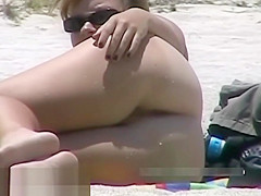 A beach voyeur video of a splendid female body splendid