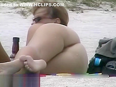 A beach voyeur video of a splendid female body splendid