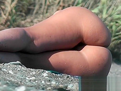 Sexy nudist girlfriend pipe to the real public beach