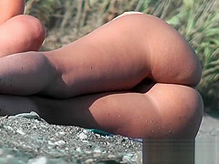 Sexy nudist girlfriend pipe to the real public beach