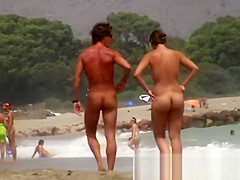 Superb nude beach spy cam pussy shot