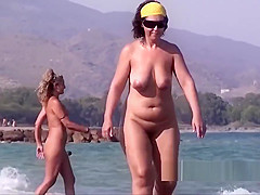 Round Ass Curvy Hot Milfs Naked Amateur Voyeur Beach Spy