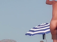 Sexy Amateur females naked at the beach spycamera voyeur vid