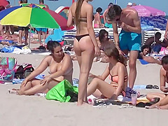 Hot Ass Big Tits Bikini and Topless Sexy Teens Beach Voyeur