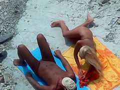 Voyeur Beach Girls 36