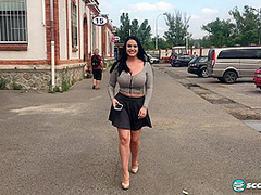 Shopping and Hanging Out With Tina Lee - ScoreLand