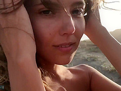 Video Alena Beach Iphone S Logo