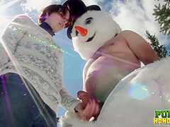 Publichandjobs Brandi De Lafey Strokes Frosty The Snowman While Stranded In The Mountains