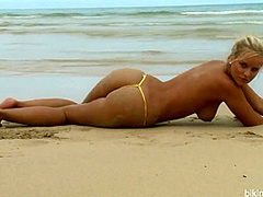 Marry Queen In Bikini-pleasure - Miela Motley