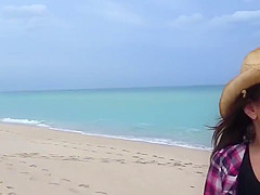 Wonderhussy Visits Haulover Beach