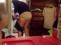 Big Booty Mom Caught Changing