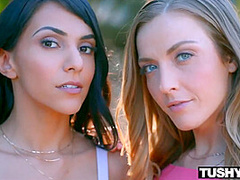 Friends Who Gape Together Stay Together