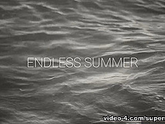 Amelie Lou in Endless Summer - SuperBeModels