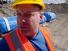 Vlogger Kenzie Reeves Needs Hard Cash