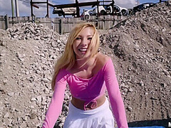 Vlogger Kenzie Reeves Needs Hard Cash