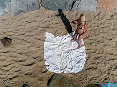 Pickedup euro babe gets fucked doggystyle on public beach