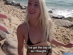 Pickedup euro babe gets fucked doggystyle on public beach