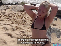 Pickedup euro babe gets fucked doggystyle on public beach