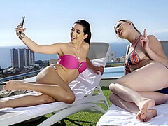 Frida Sante And Mary Monroe Lesbian Porn