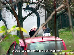 Blondie Girl Fucks Casual Guy In The Park