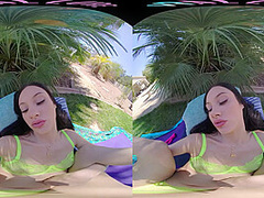 VRALLURE Jazmin Luv's The Park